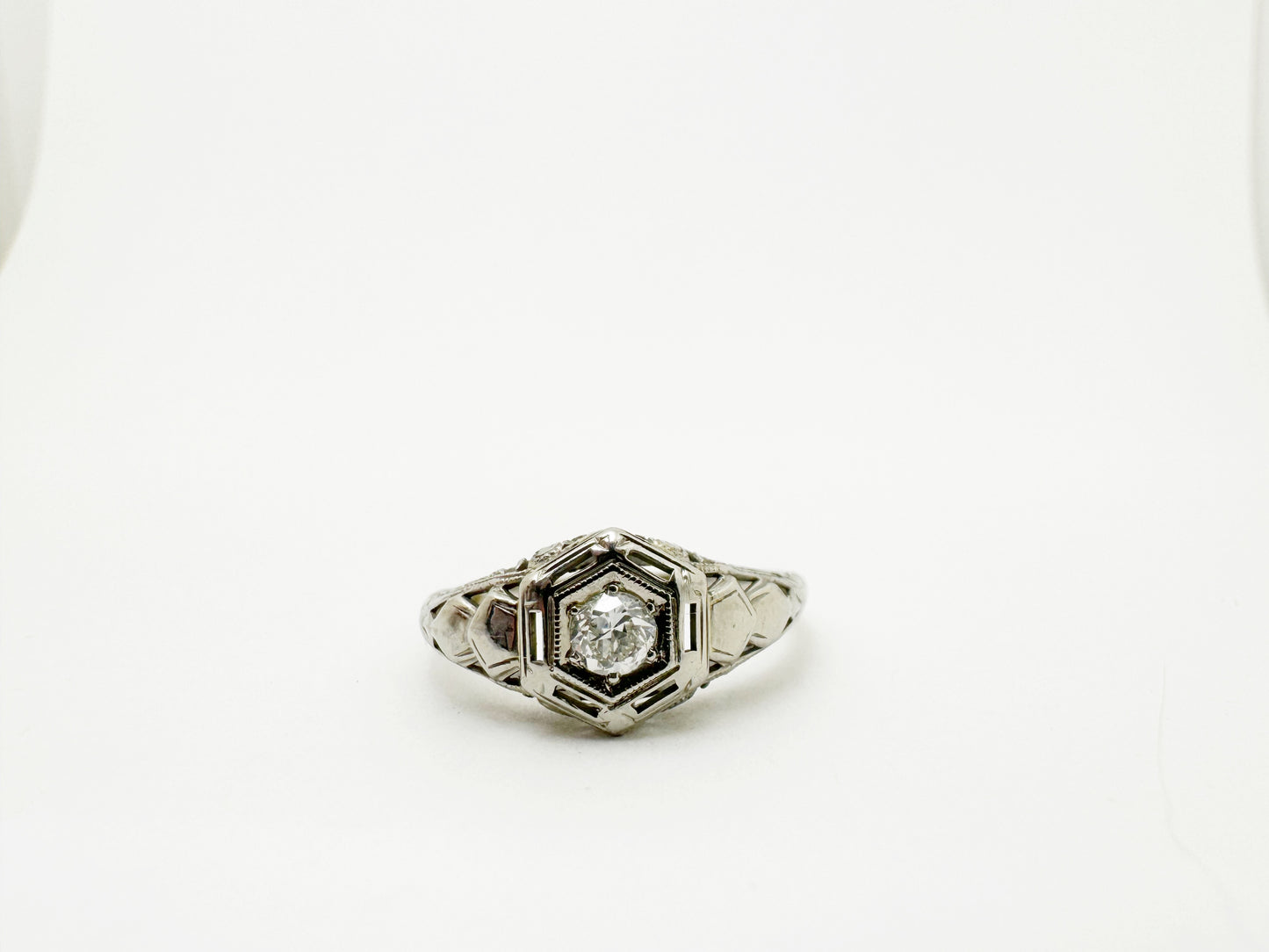 1920's 18k White Gold Diamond Solitaire