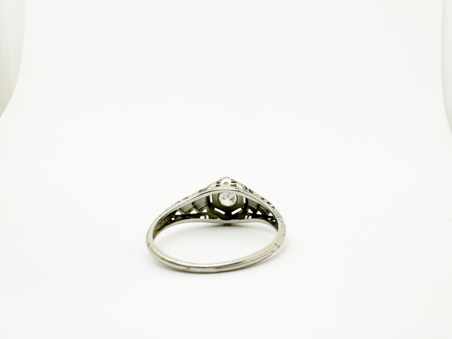 1920's 18k White Gold Diamond Solitaire