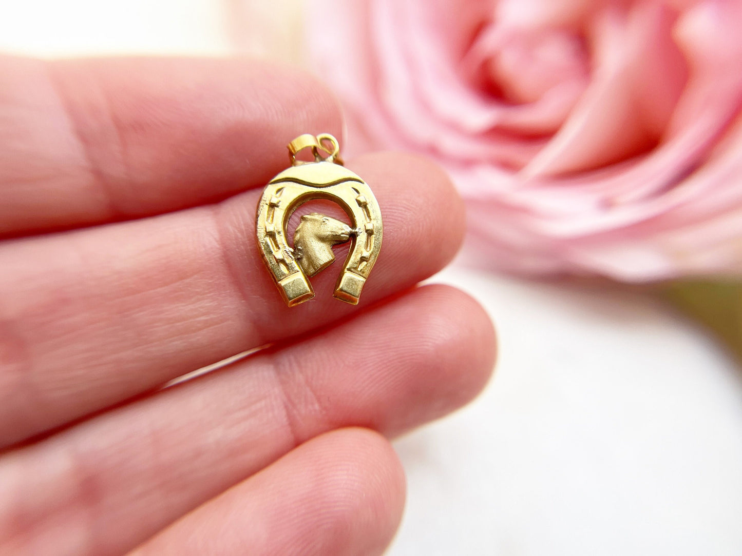 Horse and Horse Shoe Charm  - 18k gold