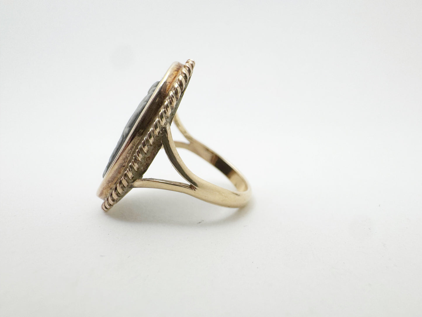 Wedwood Black Cameo Ring