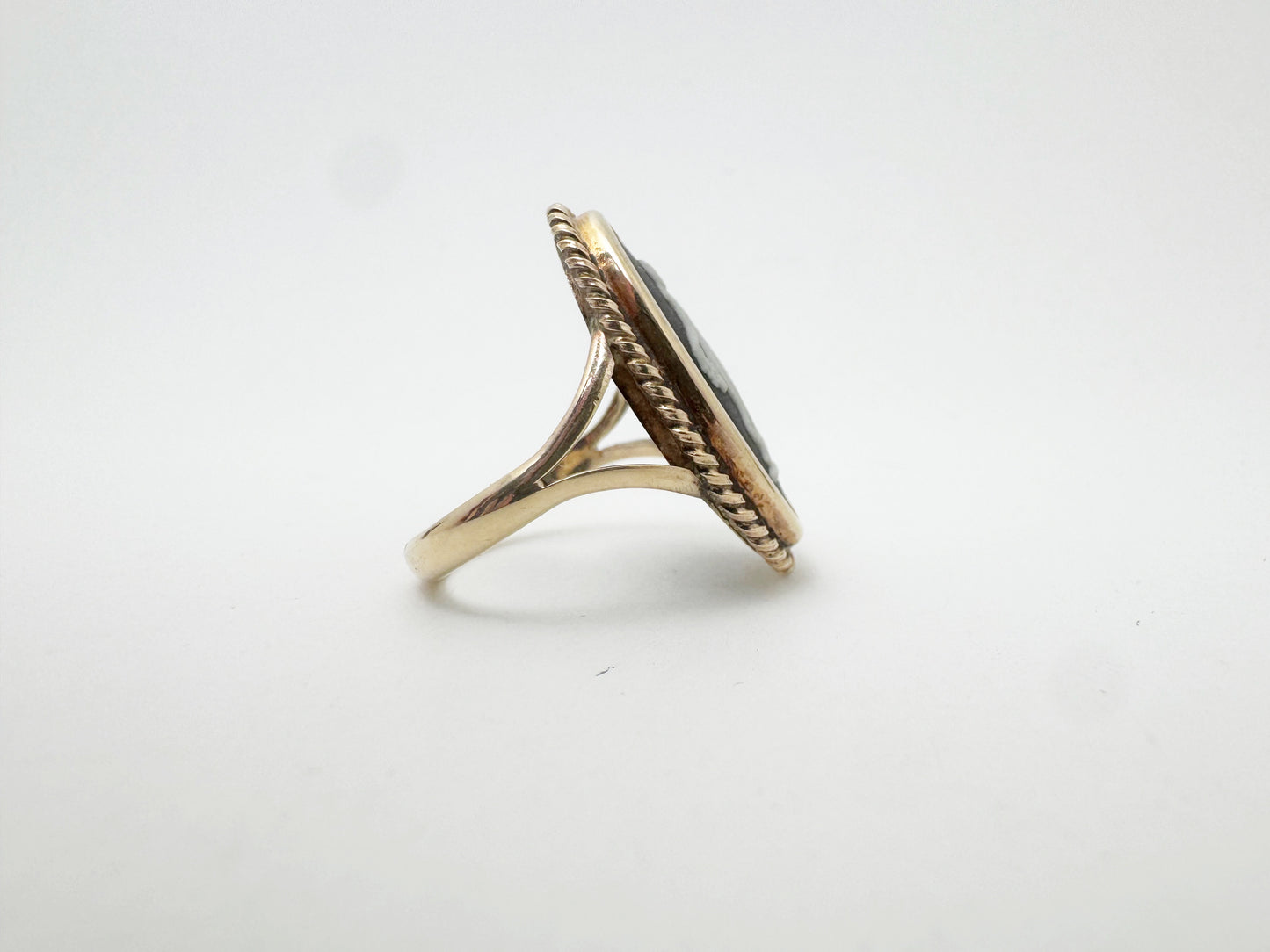 Wedwood Black Cameo Ring