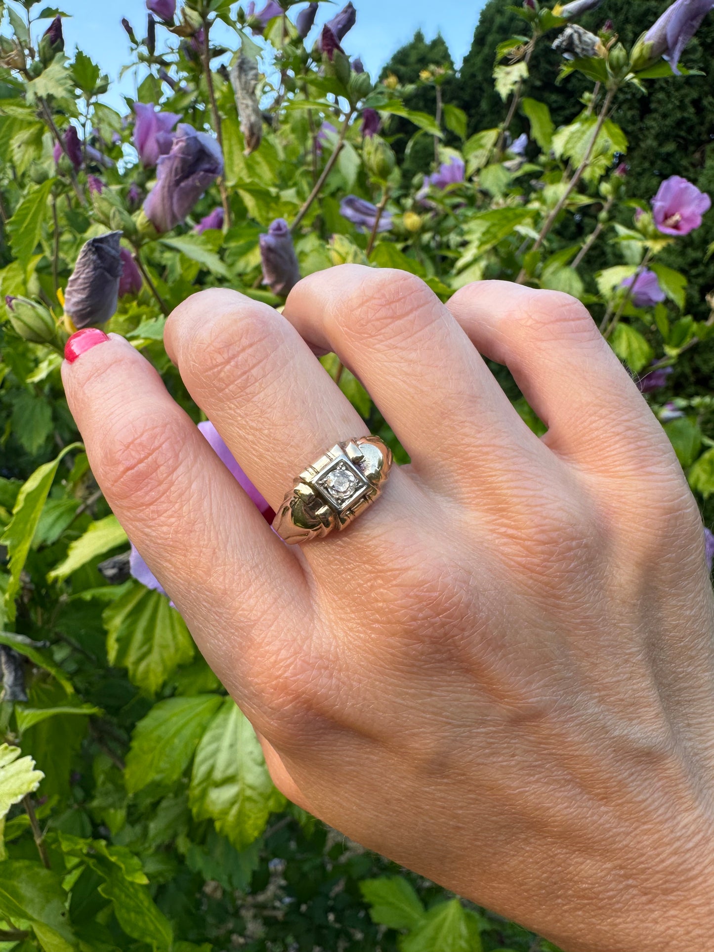 1940's Classic Diamond Two Toned Solitaire