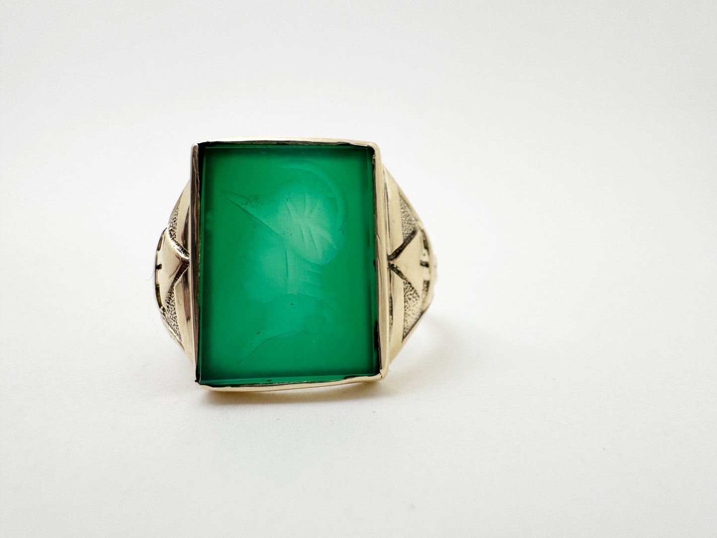 Mid-Century Greco-Roman Soldier Chrysoprase Intaglio Ring - Vintage - c.1940’s-1950’s