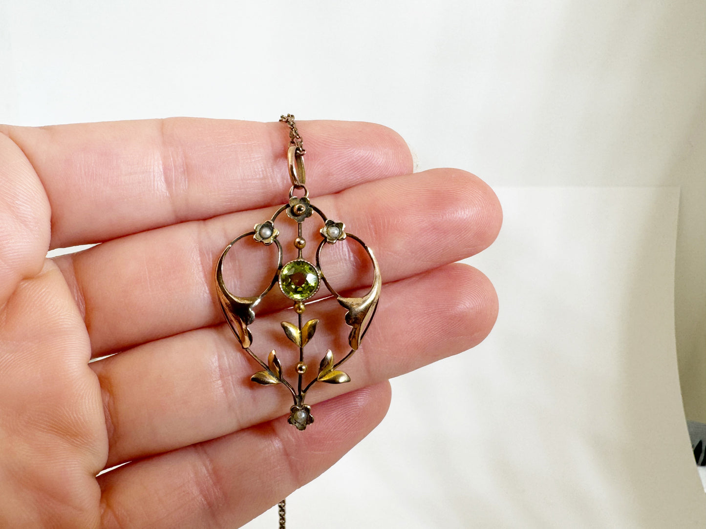 Sweet Art Nouveau Lavalier Necklace