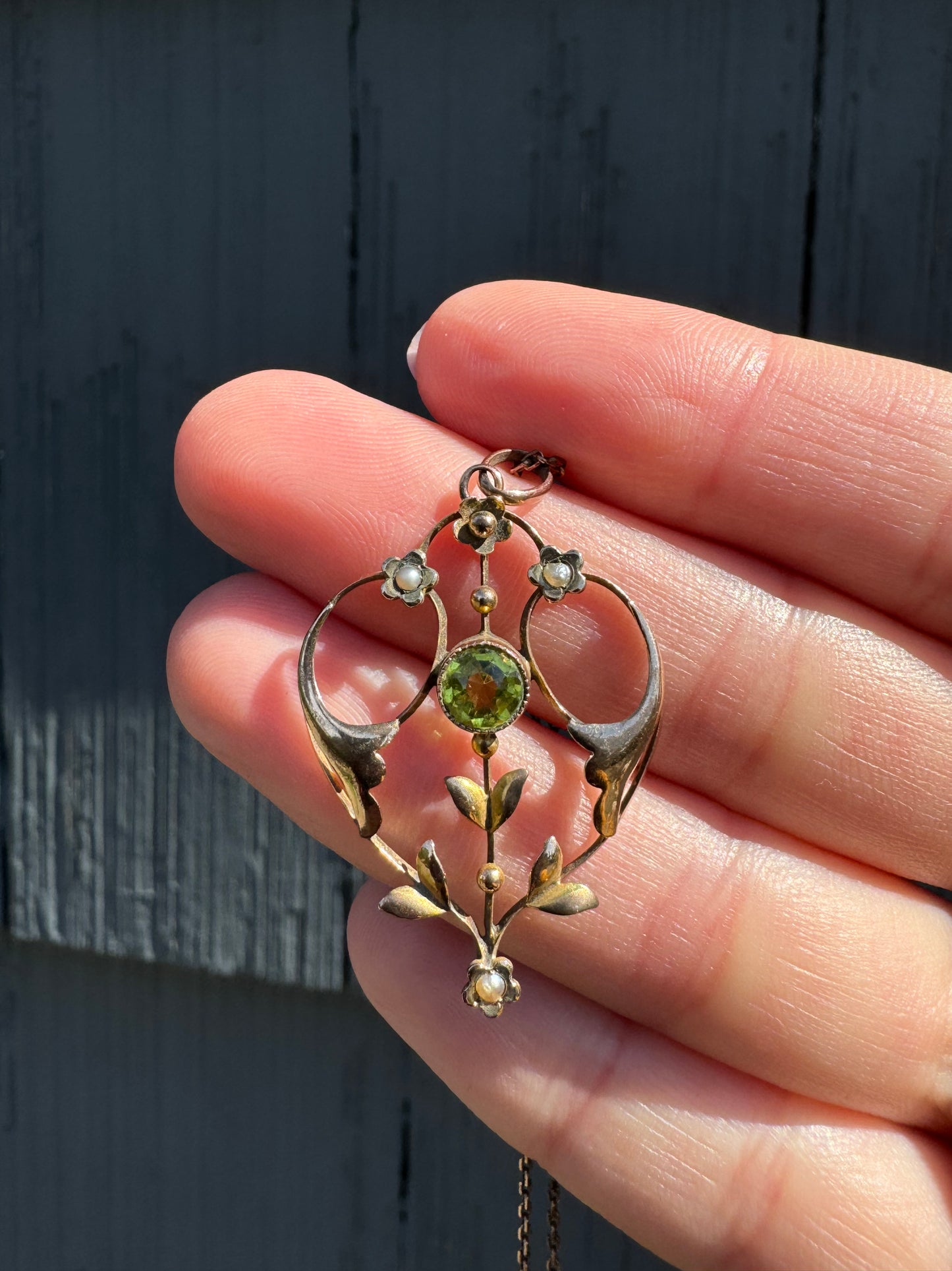 Sweet Art Nouveau Lavalier Necklace