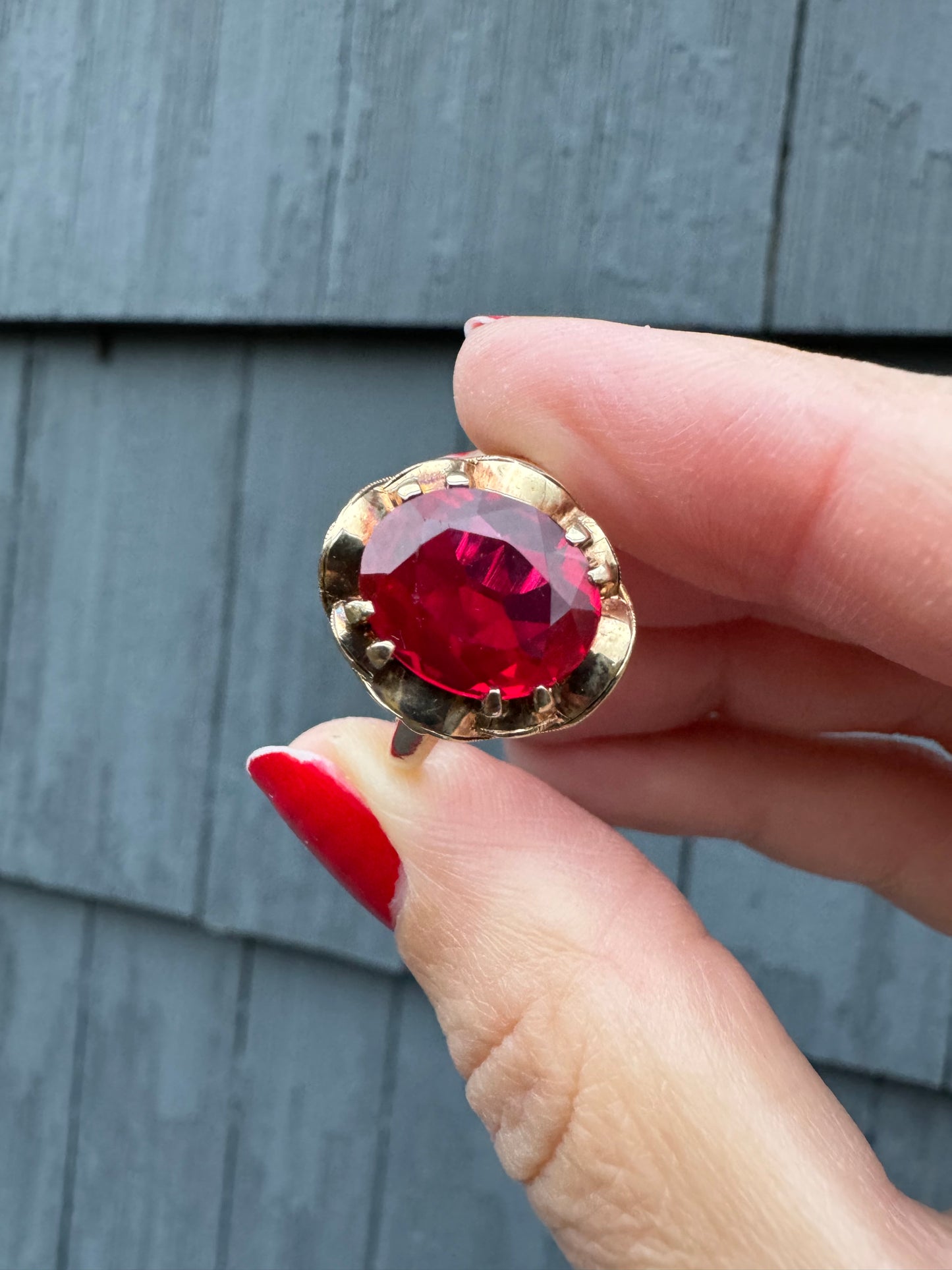 1940's Lab Ruby in 10k Ruffles