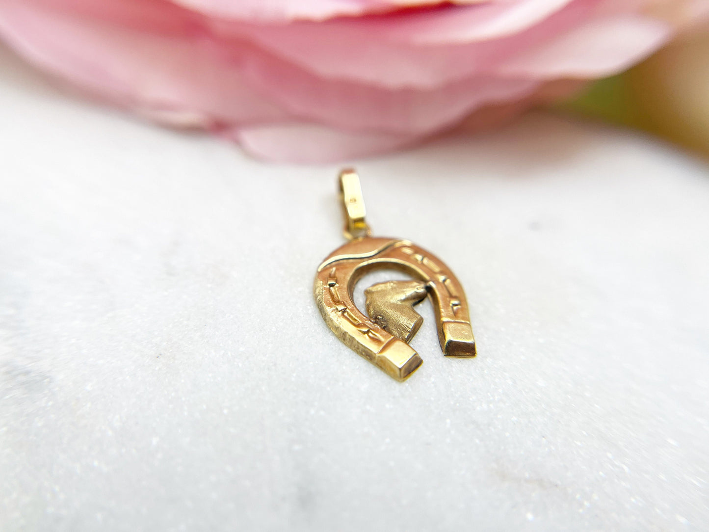 Horse and Horse Shoe Charm  - 18k gold