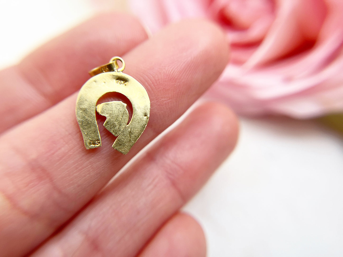 Horse and Horse Shoe Charm  - 18k gold