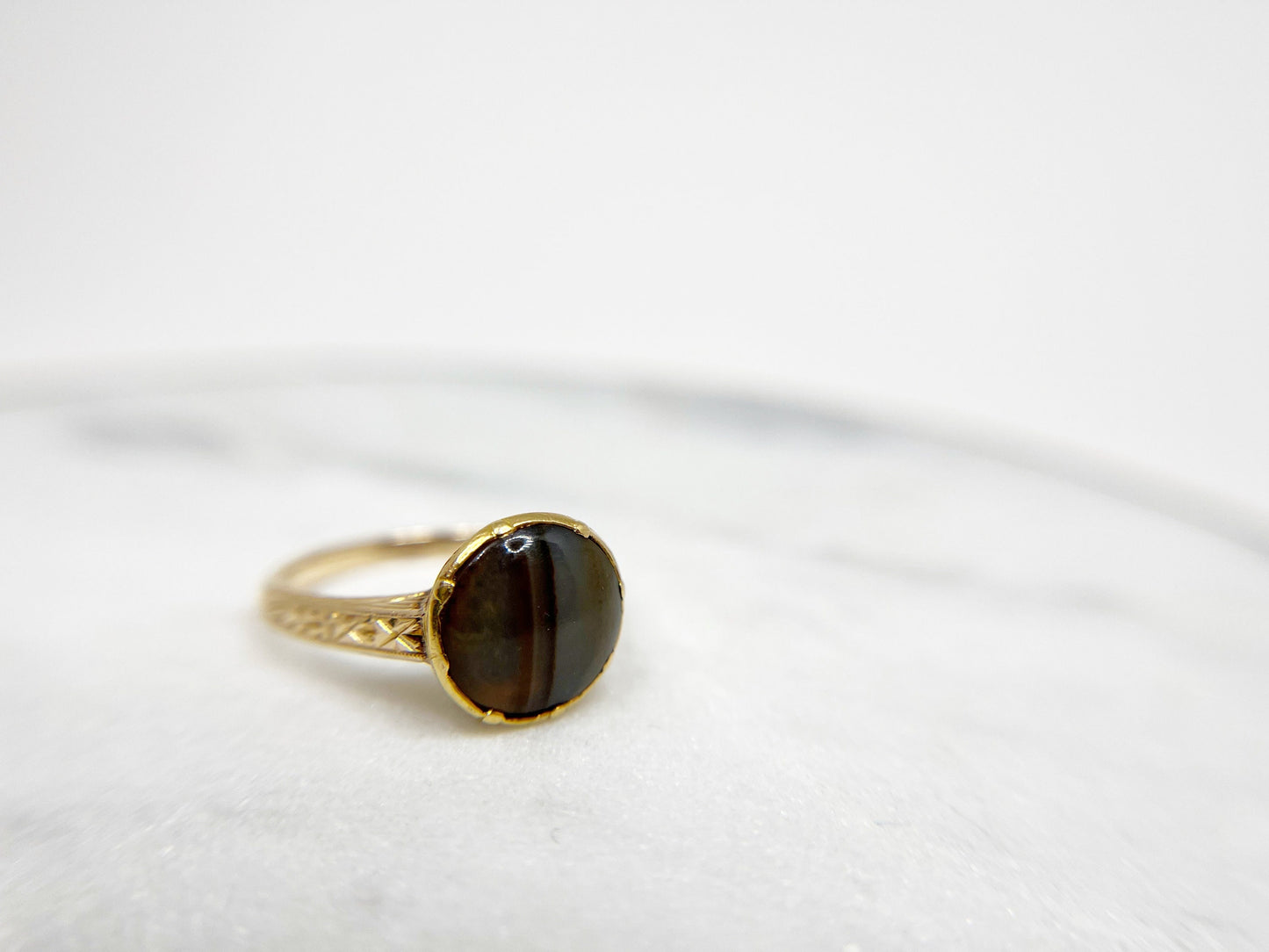 Amazing Banded Agate Ring - 14k gold