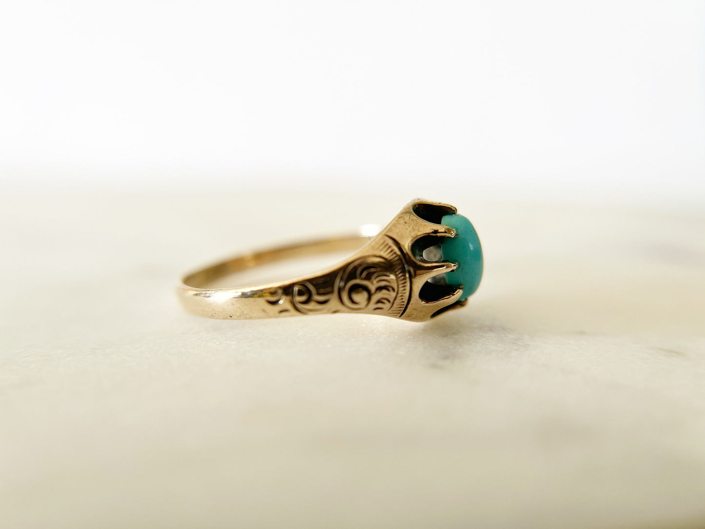 Victorian Turquoise Belcher Set Ring - 10k gold