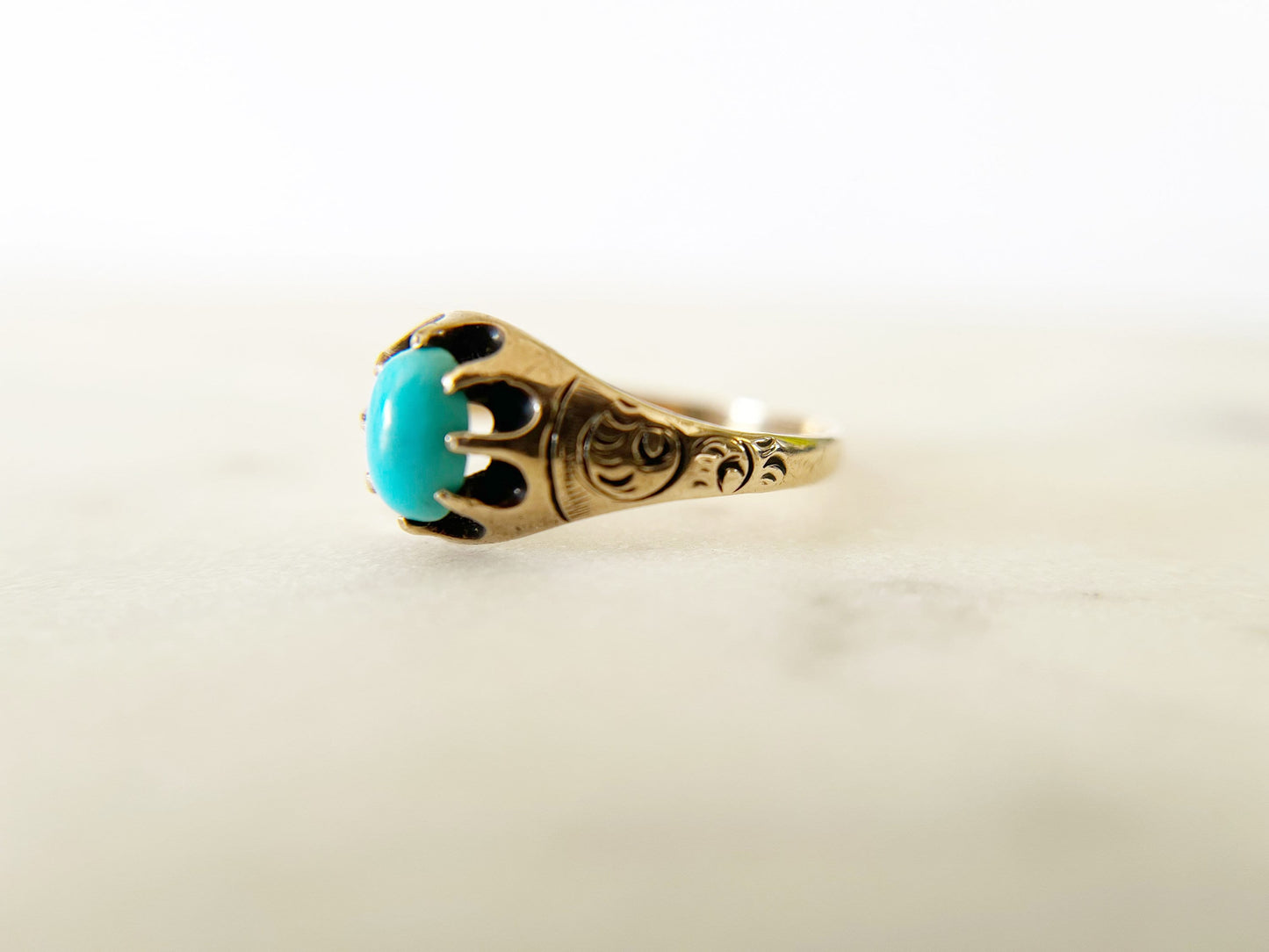 Victorian Turquoise Belcher Set Ring - 10k gold